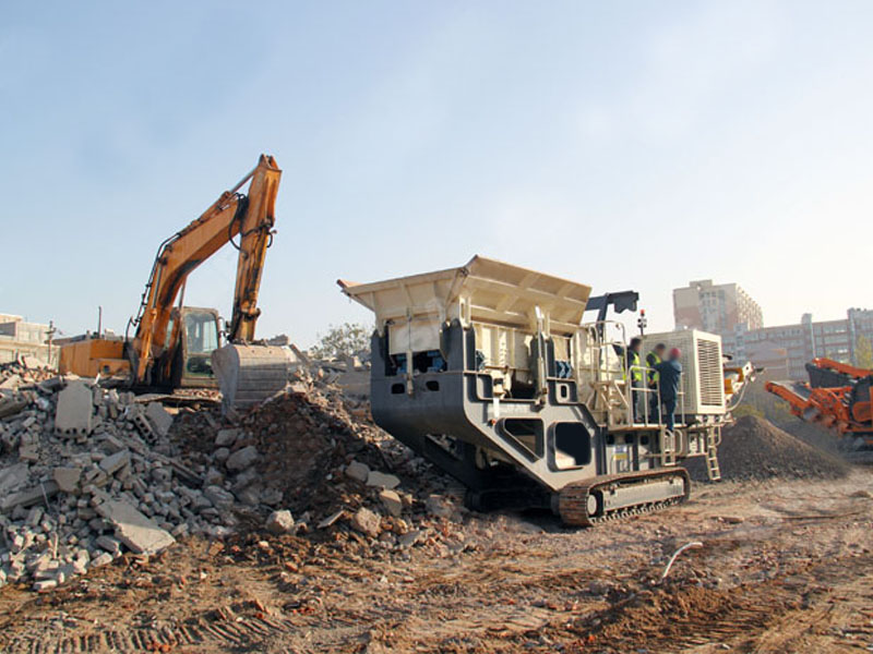 山東履帶式移動破碎機 山東履帶式移動破碎機